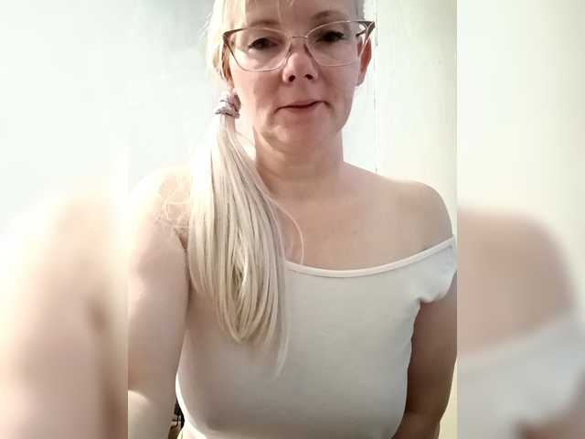 Sweetie454 live cam on BongaCams