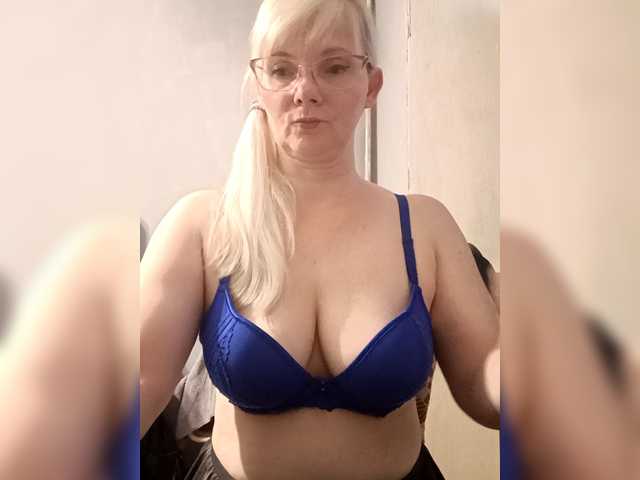 Sweetie454 live webcam show