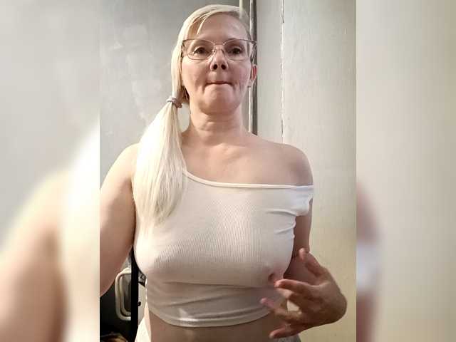 Sweetie454 live cam on BongaCams