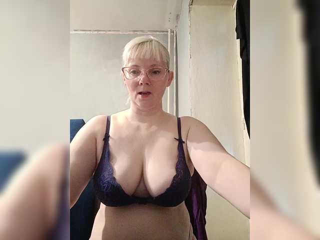Sweetie454's BongaCams show and profile