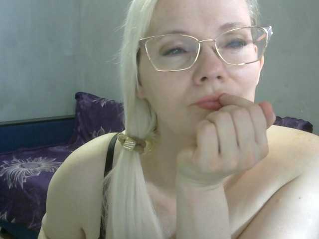 Sweetie454 live cam on BongaCams
