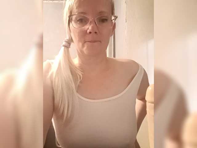 Sweetie454 live cam on BongaCams