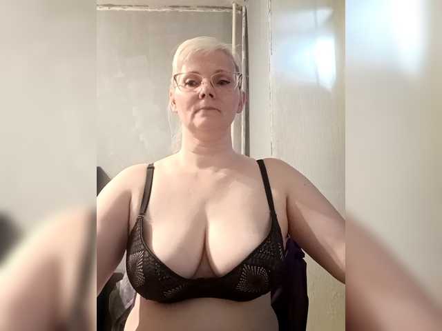 Sweetie454's BongaCams show and profile