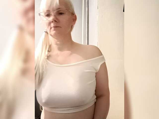 Sweetie454 live cam on BongaCams