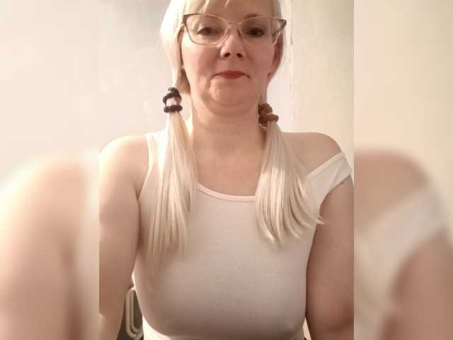 Sweetie454 live cam preview