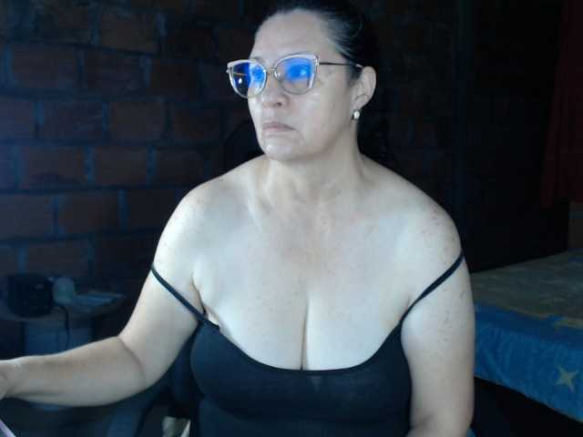 rouseehotglad live cam on BongaCams