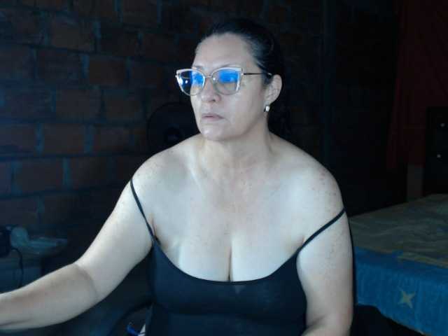 rouseehotglad live cam on BongaCams