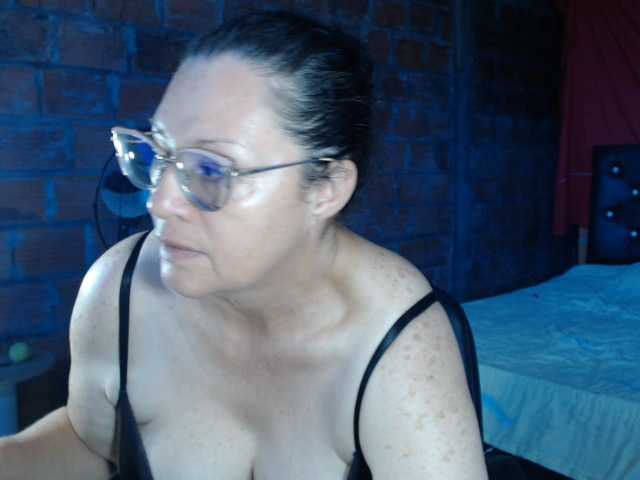 rouseehotglad live cam on BongaCams
