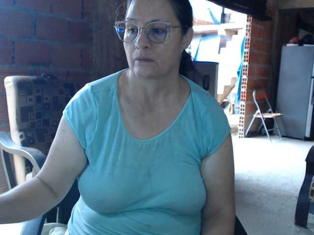 rouseehotglad — live female cam