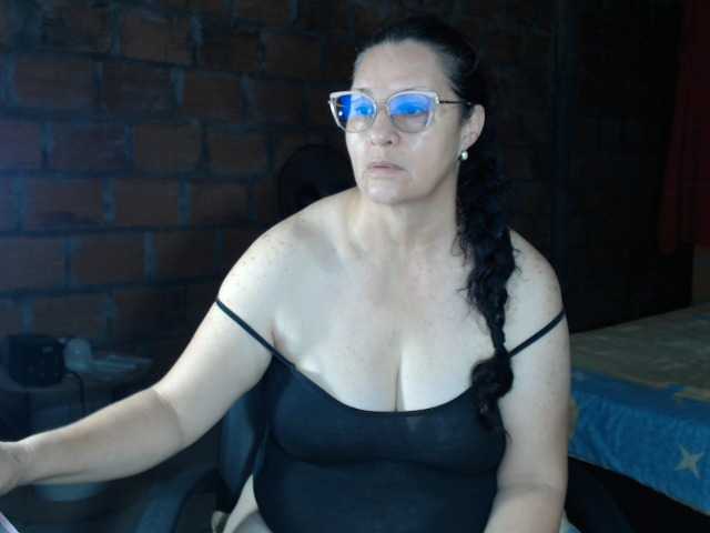 rouseehotglad live cam on BongaCams