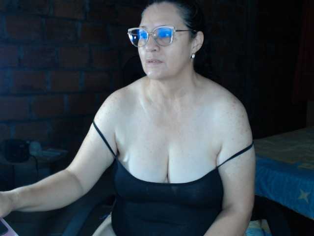 rouseehotglad live cam on BongaCams