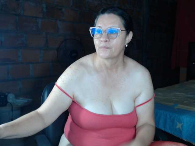 rouseehotglad live cam on BongaCams