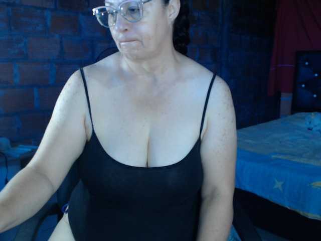 rouseehotglad live cam on BongaCams