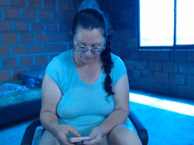 rouseehotglad live webcam show