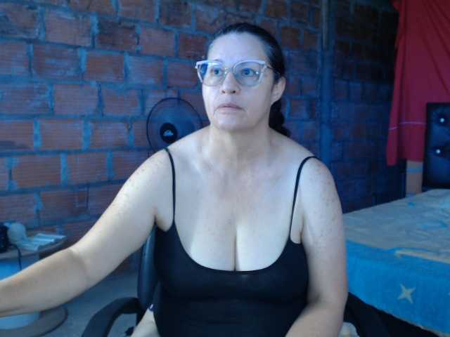rouseehotglad live cam on BongaCams