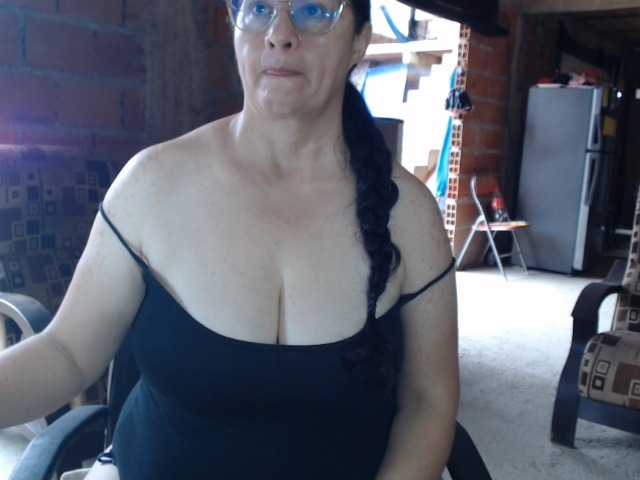 rouseehotglad live cam preview