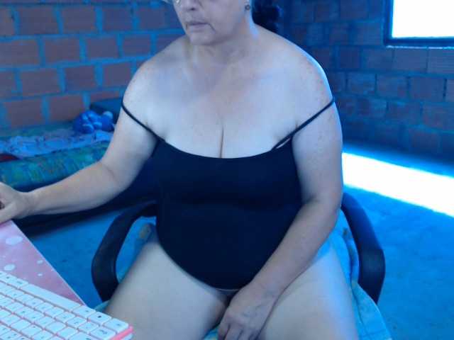 rouseehotglad live webcam show