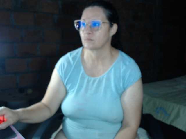 rouseehotglad live cam on BongaCams