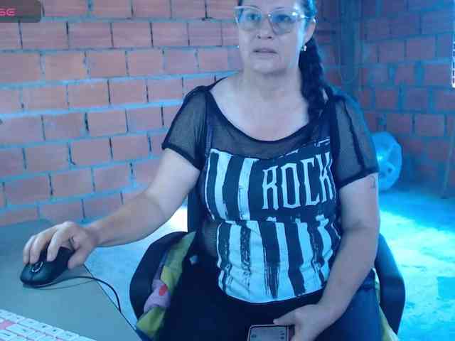 rouseehotglad