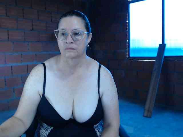 rouseehotglad webcam
