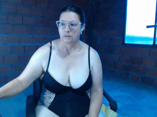 rouseehotglad webcam