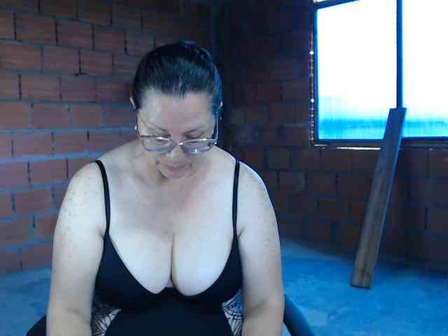 rouseehotglad webcam