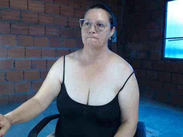rouseehotglad webcam