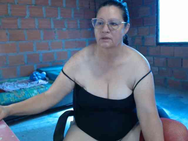 rouseehotglad webcam