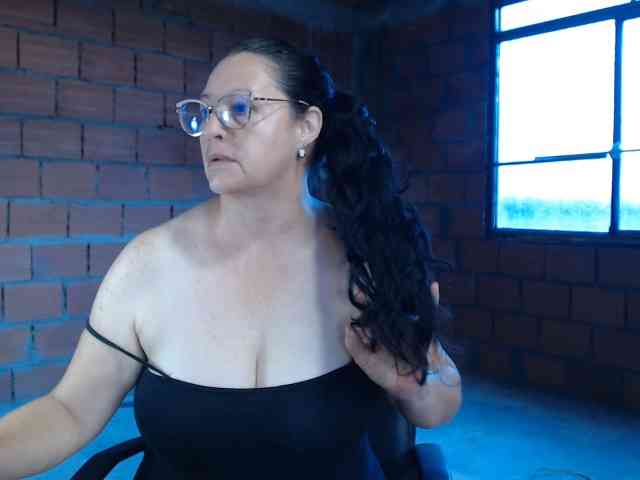 rouseehotglad webcam