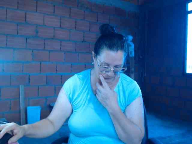 rouseehotglad webcam