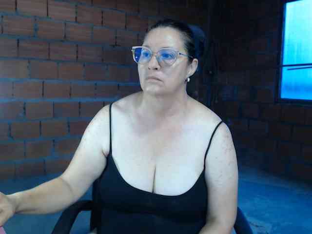rouseehotglad webcam