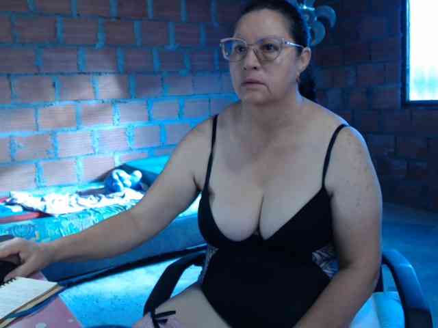 rouseehotglad webcam