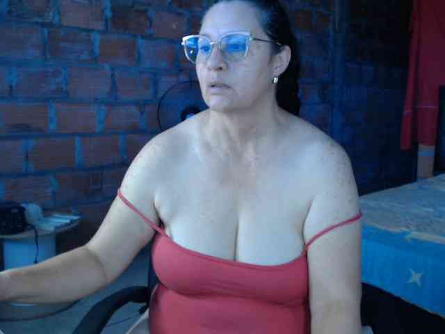 rouseehotglad webcam