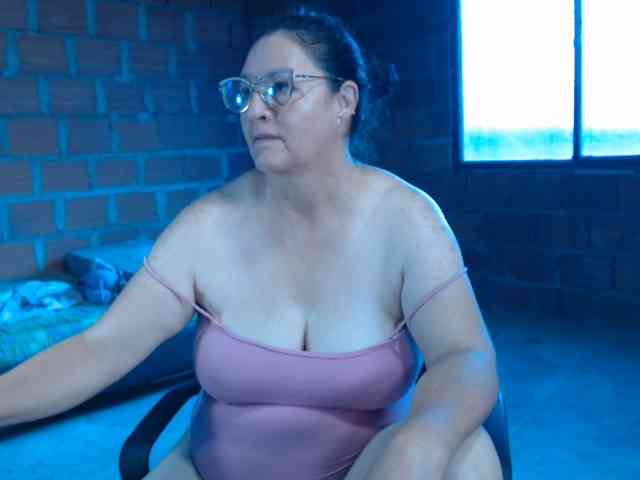 rouseehotglad webcam