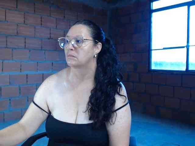 rouseehotglad webcam