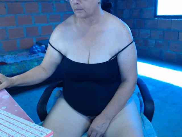 rouseehotglad webcam