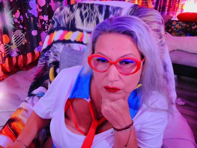 Lisabigtits live cam on BongaCams