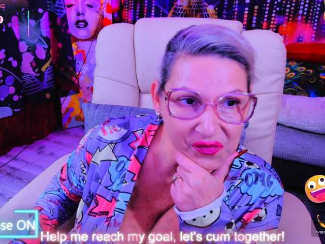 Lisabigtits, en vivo ahora en BongaCams