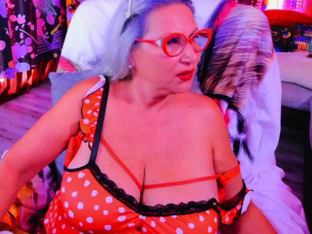Lisabigtits live cam on BongaCams