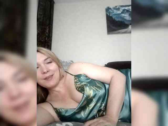 _-ANNA-_ webcam