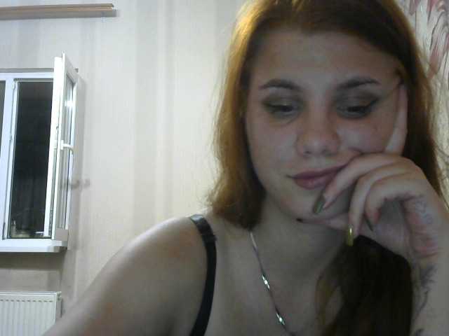 Dollye live cam on BongaCams