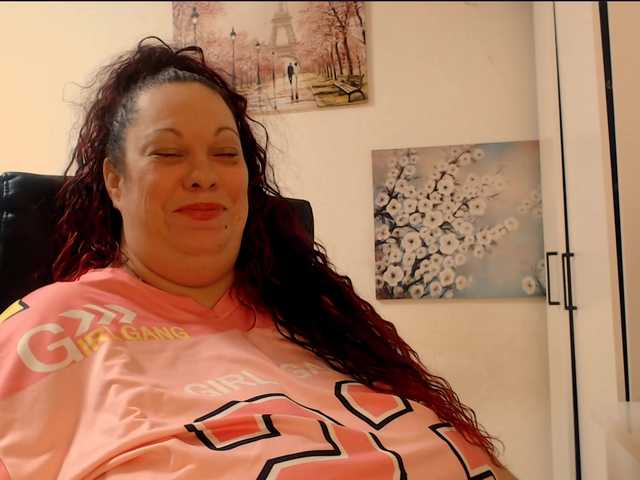 Mayabigtitss live webcam show