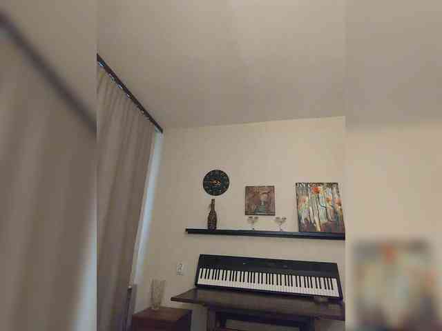 Sandra_May webcam