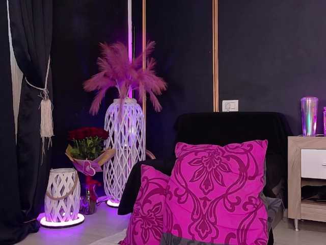 DeeaDiamond1 live cam on BongaCams