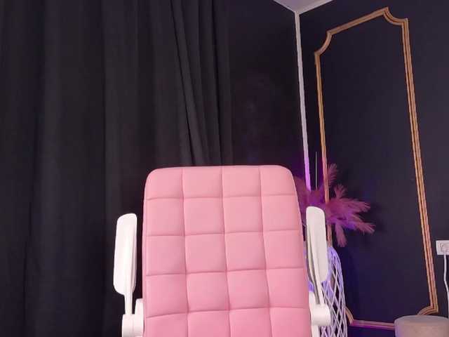 DeeaDiamond1 live cam on BongaCams