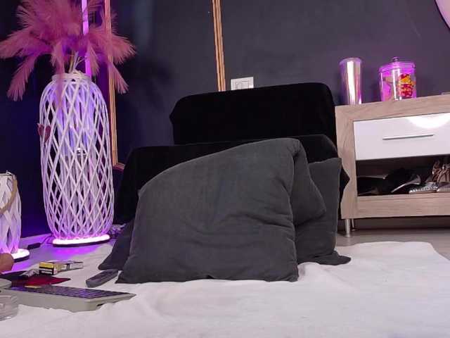 DeeaDiamond1 live cam on BongaCams