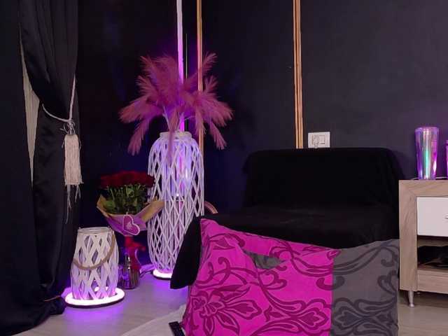 DeeaDiamond1 live cam on BongaCams