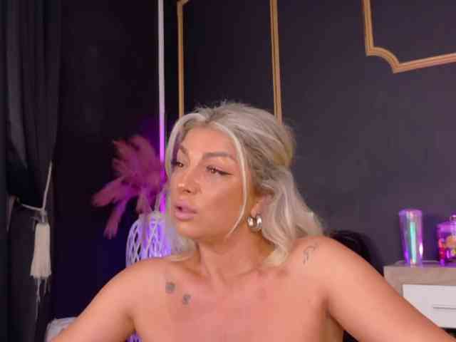 Modella: DeeaDiamond1
