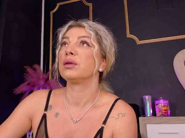 Modella: DeeaDiamond1