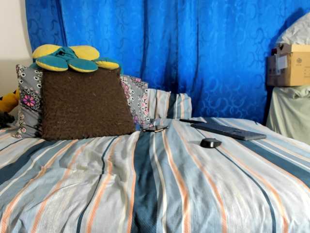 BlowMommy's BongaCams show and profile